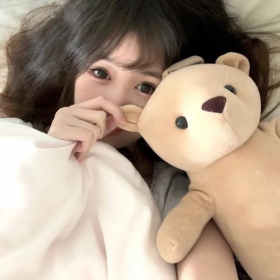 四个孩子走进银行